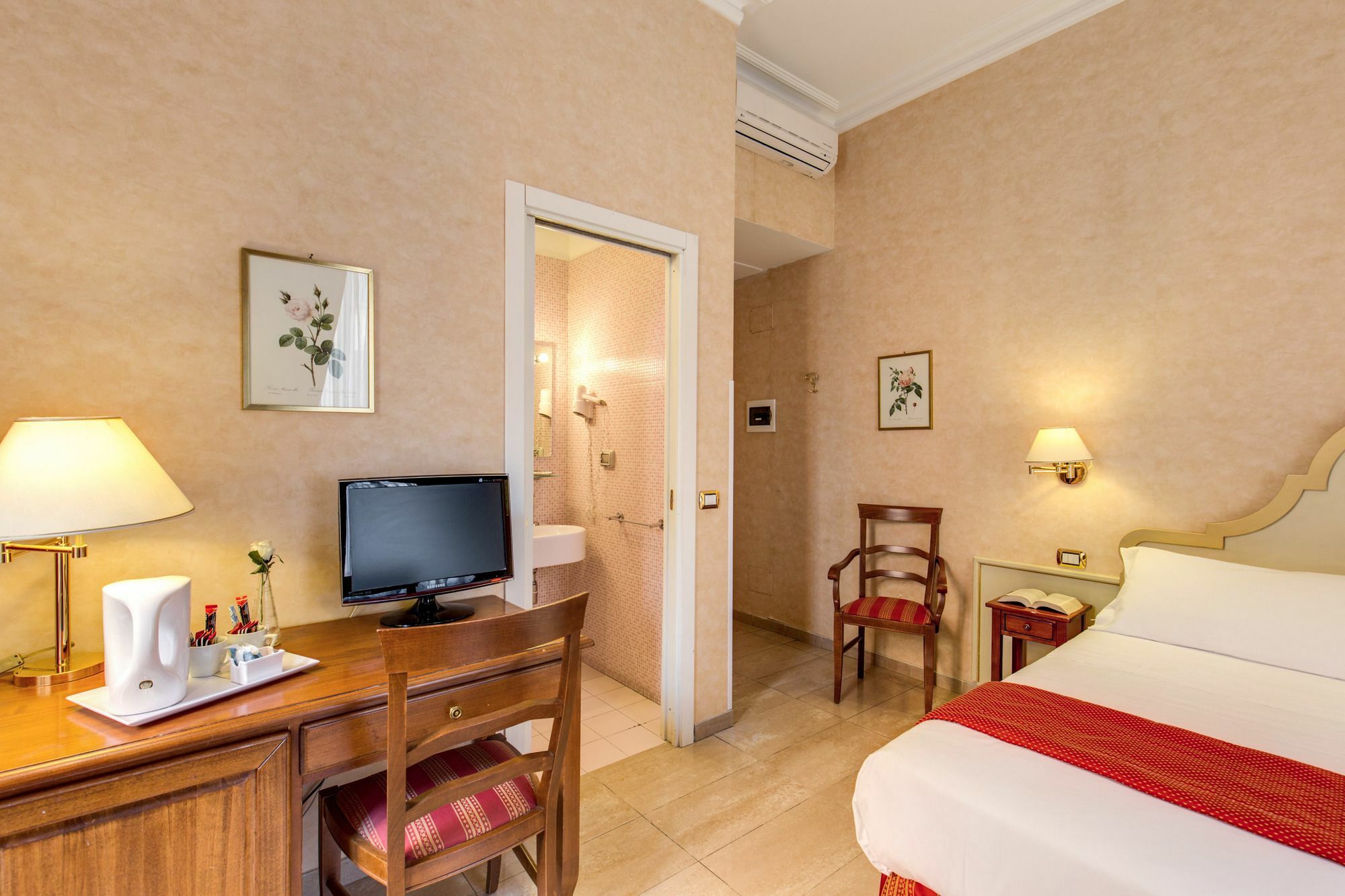 Wrh Suites Roma Exterior foto